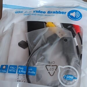 High-Speed USB 2.0 Video Grabber with Audio - Black